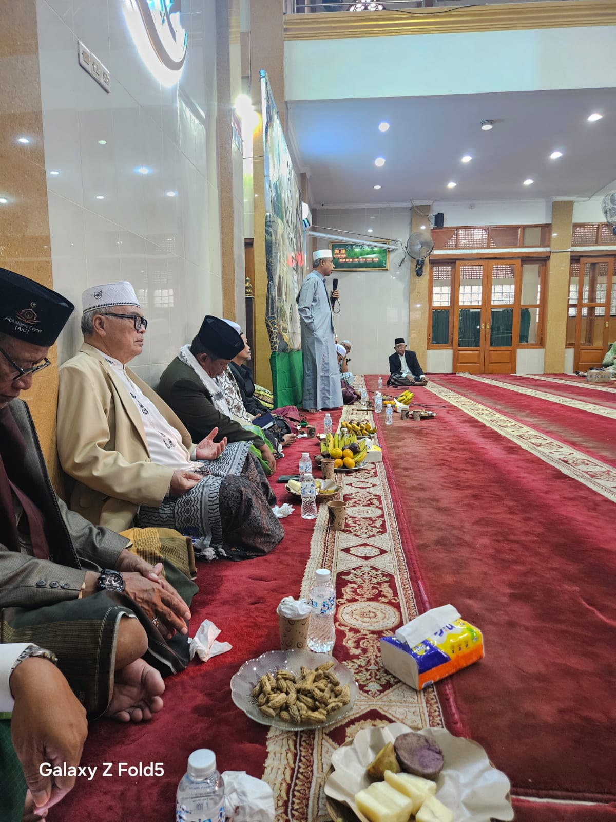 Suasana Peringatan Maulid Nabi Muhammad SAW di Masjid Al-Huda 3